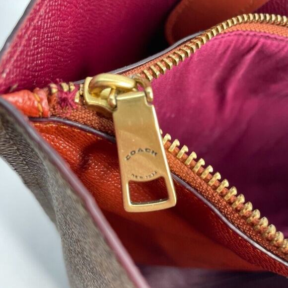 Coach Willow Tote In Signature Canvas C0693 Retail $350 Good Condition - Picture 6 of 8